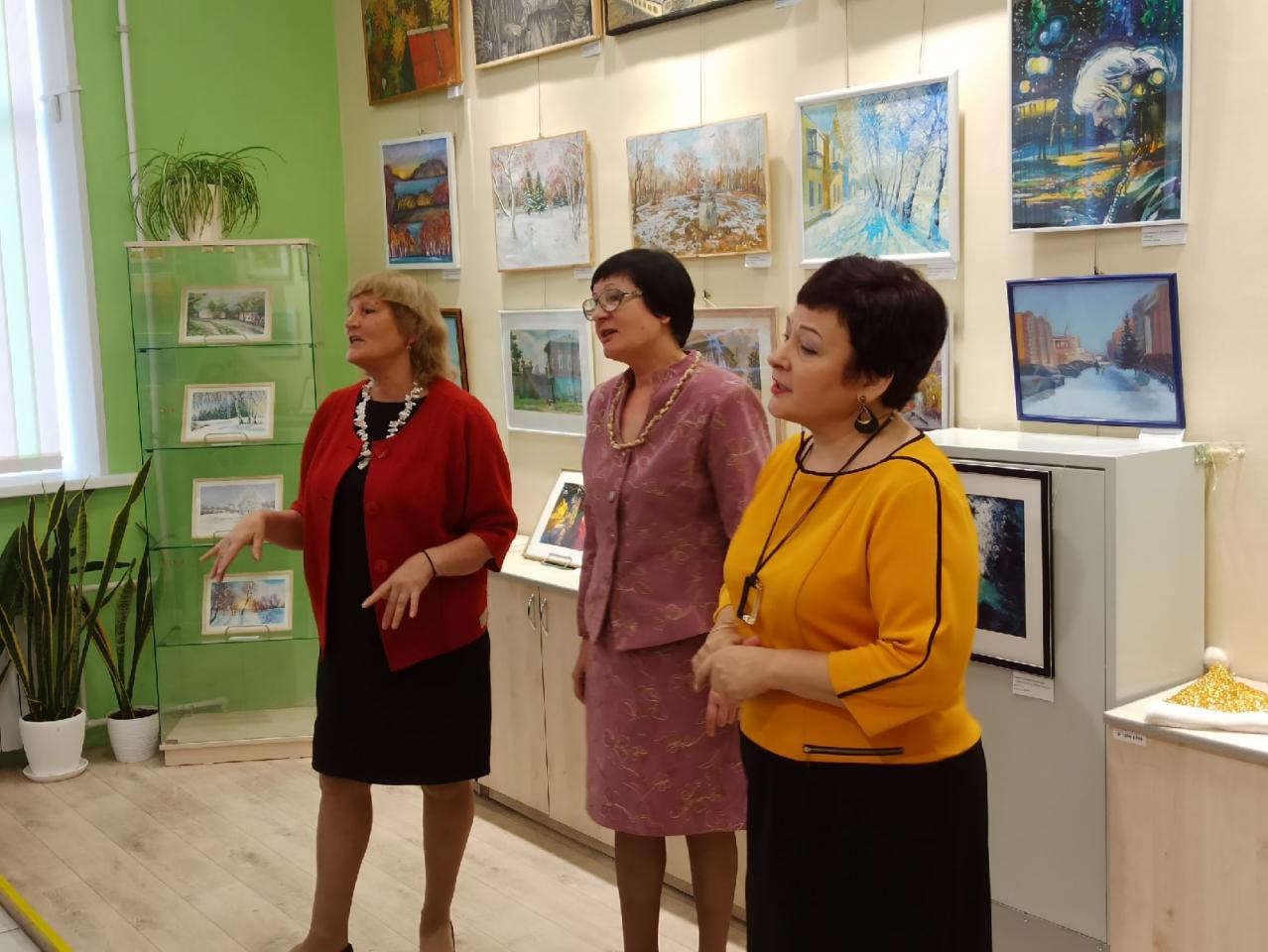 Открытие выставки городского клуба художников 