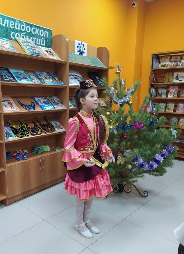 Новогодние  встречи в детско-юношеской библиотеке Копейска