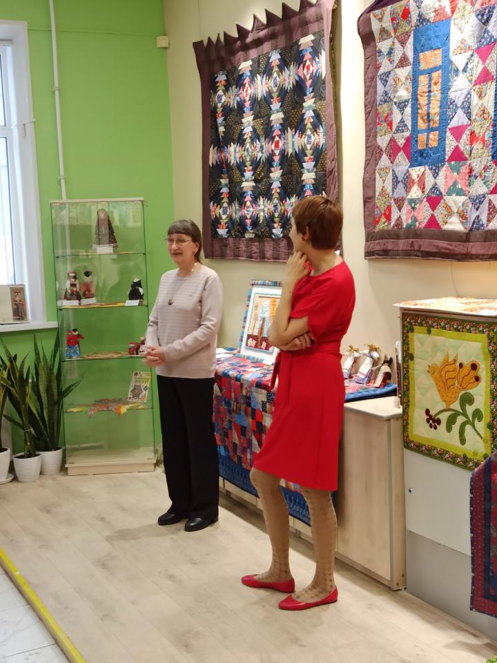 В Копейске открылась выставка «Лоскуток к лоскутку»