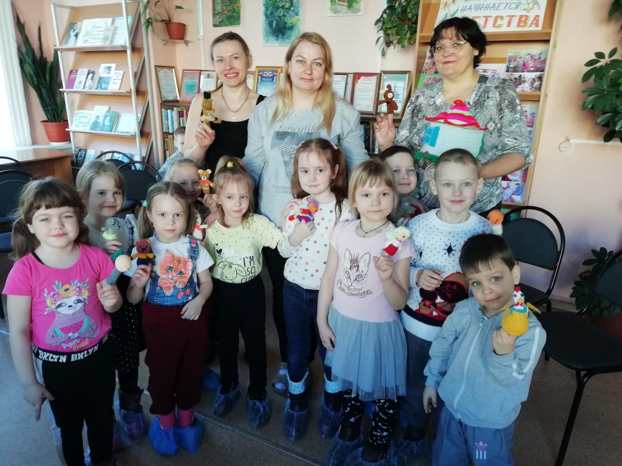 Дошкольники поселка Горняк приняли участие в пальчиковом спектакле