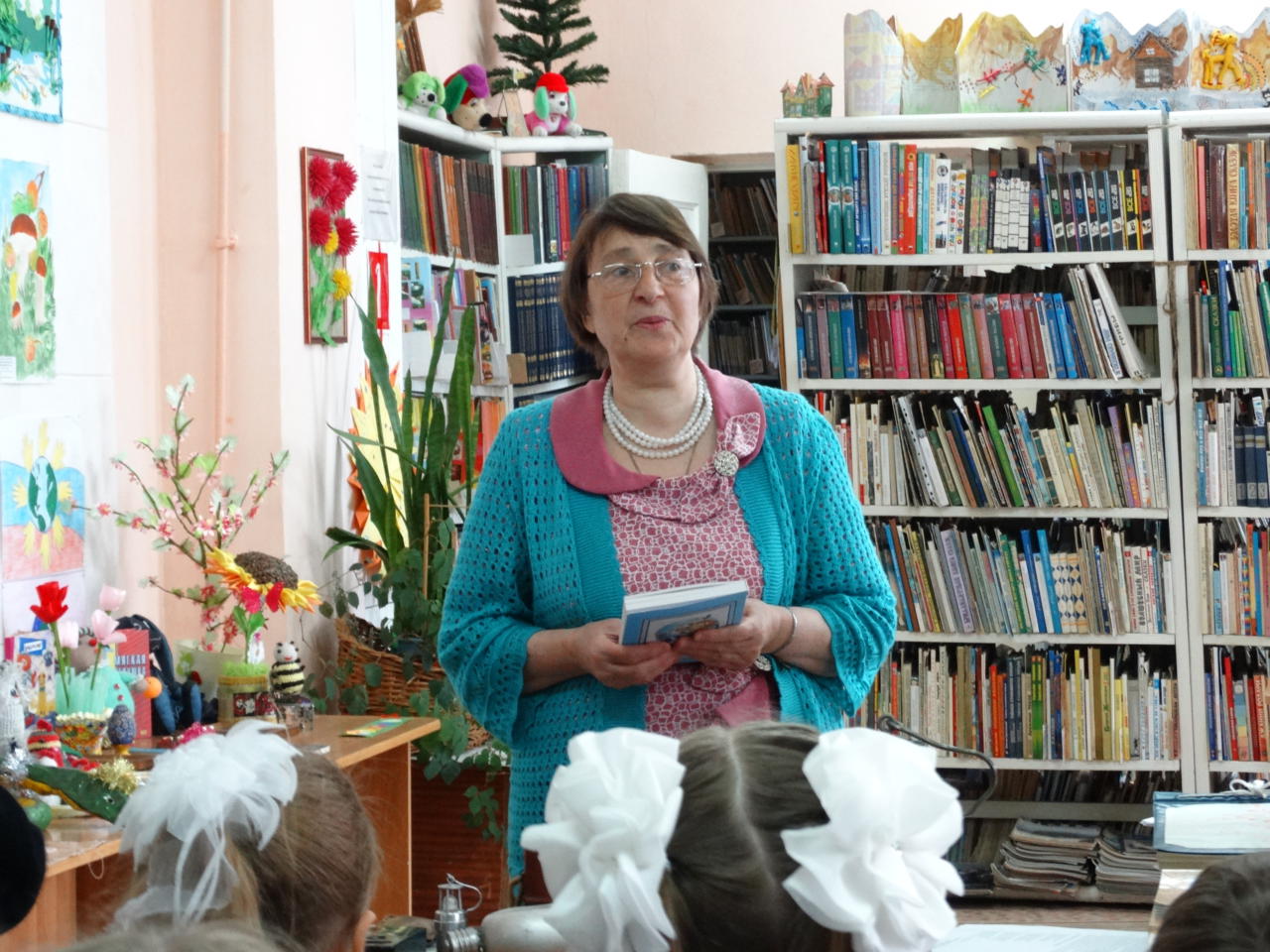 Встреча поколений в детской библиотеке поселка Горняк 