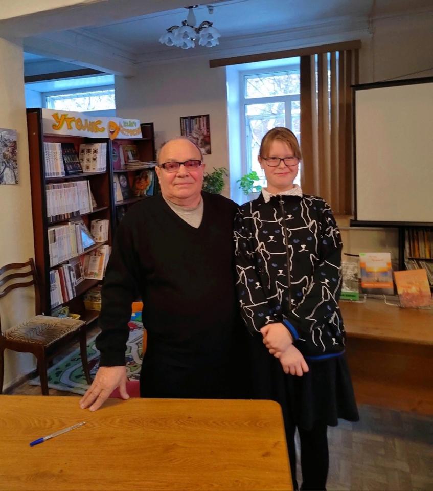 Школьники познакомились с копейским журналистом, писателем и краеведом Виктором Чигинцевым