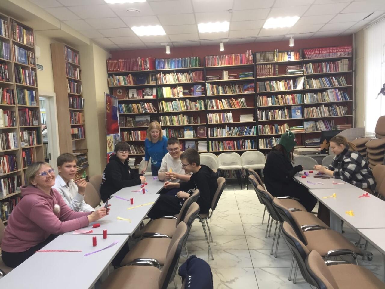В Центральной библиотеке изготовили чудесных лоскутных кукол!